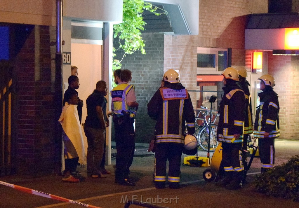 Feuer Koeln Vingst Ostheimerstr P136.JPG - Miklos Laubert